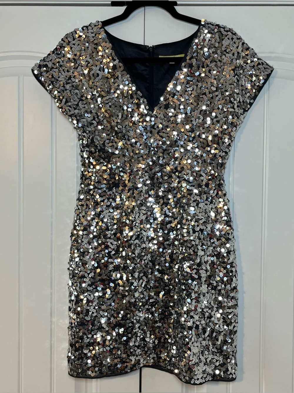 Gianni Bini Silver Sequin Mini Dress New Years Eve Party Sparkly Size 4